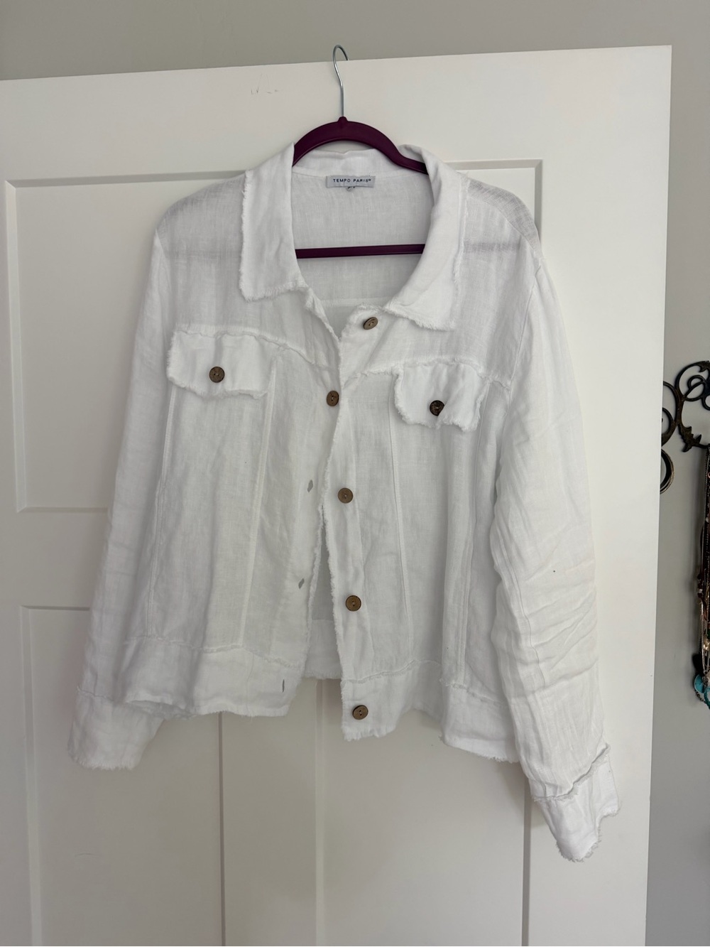 Tempo Paris White Linen Button-Front light Jacket with raw edges.